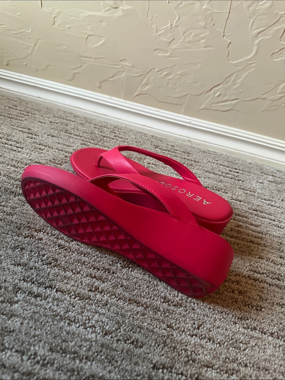 AEROSOLES Hot Pink Wedge Thong Sandals - Picture 6 of 7